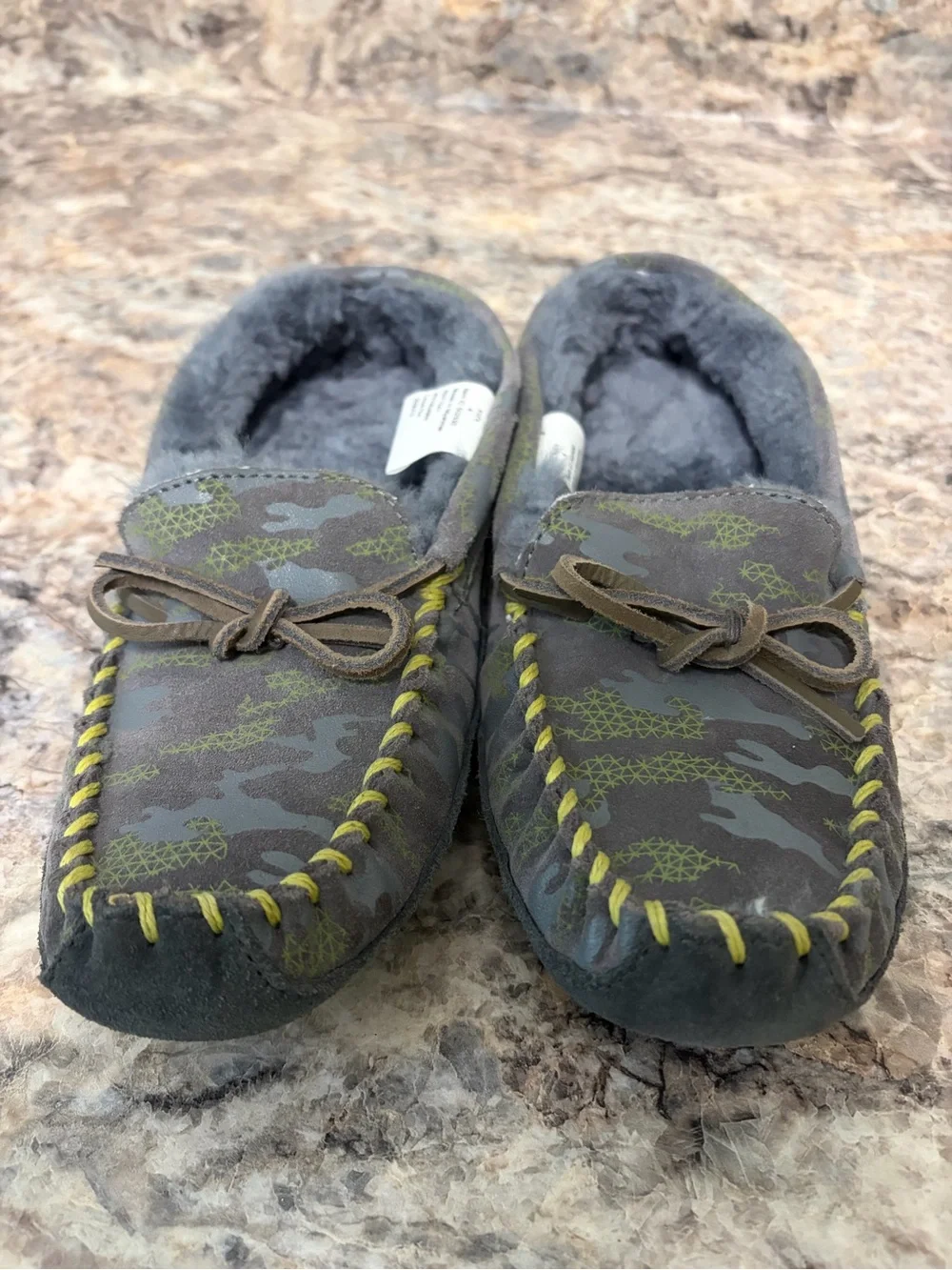 L.L. Bean 502930 Wicked Good Camo Blue Suede Shearling Moccasins Youth Size 4